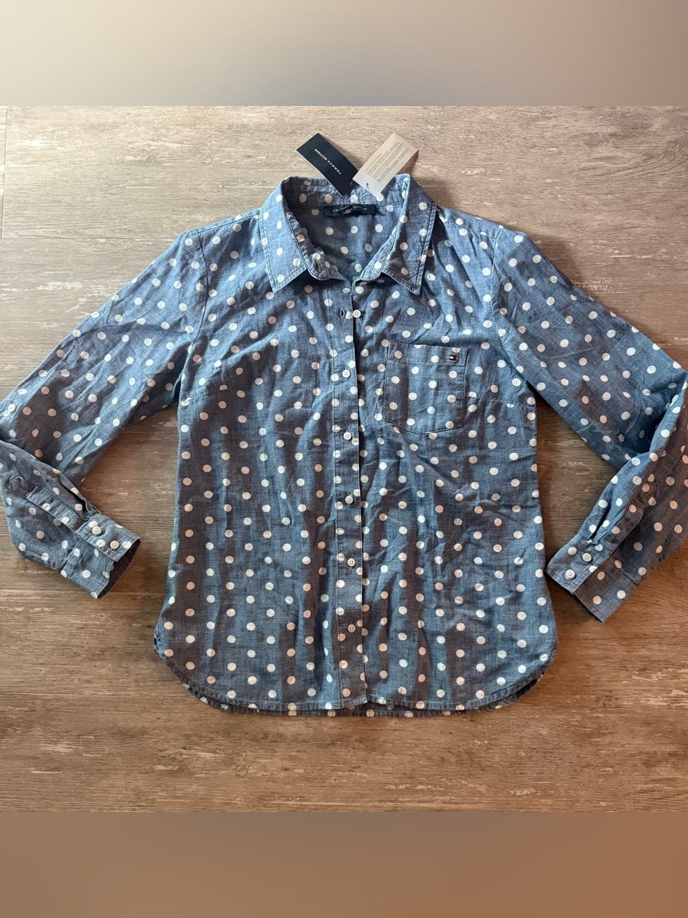 Tommy Hilfiger Polka Dot Long Sleeve Chambray Button Down Top NEW women’s medium